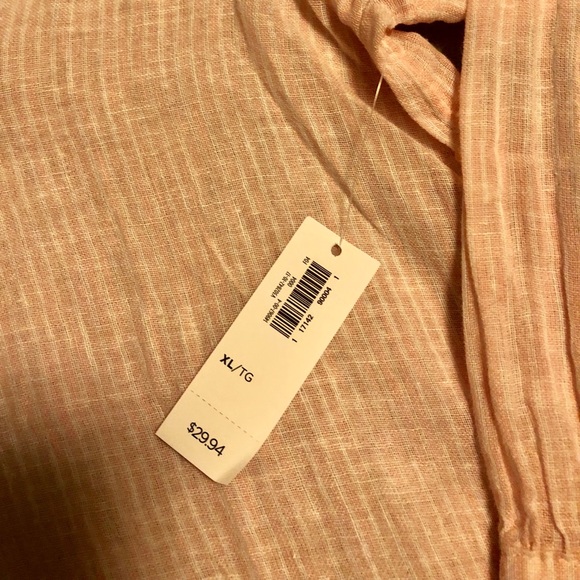 Old Navy semi sheer top - Picture 1 of 3